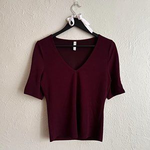 Burgundy V neck t-shirt